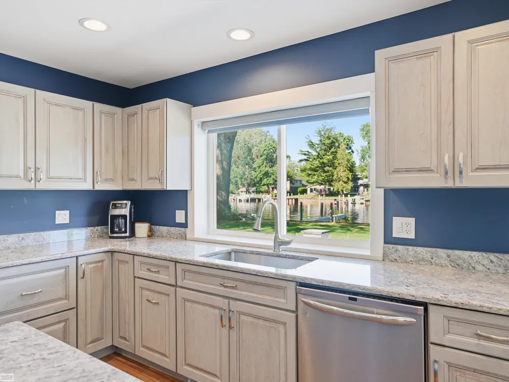 39734 Cove Street Harrison Charter Township, MI 48045