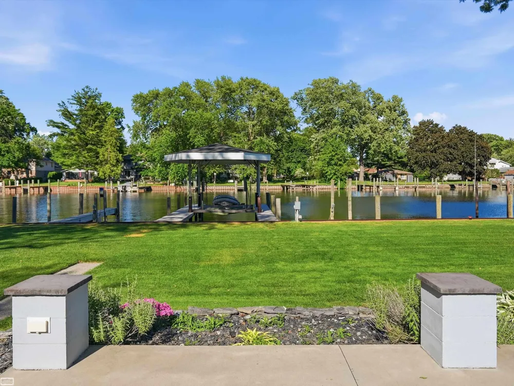 39734 Cove Street Harrison Charter Township, MI 48045