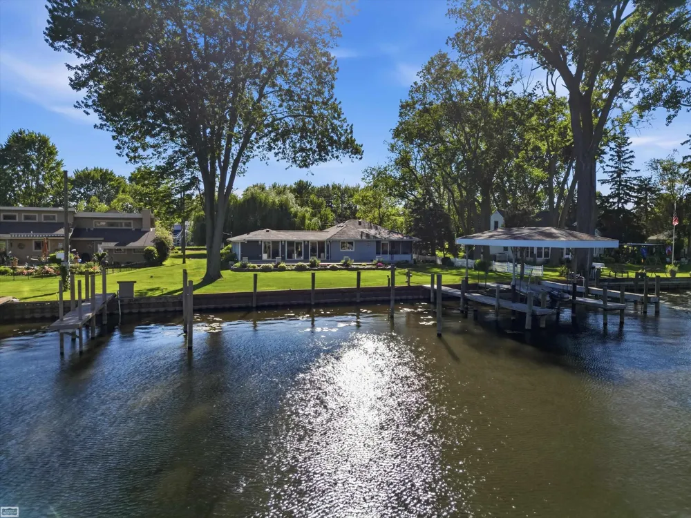 39734 Cove Street Harrison Charter Township, MI 48045
