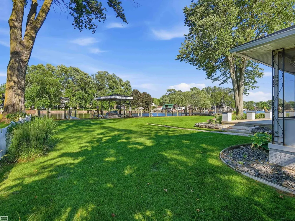 39734 Cove Street Harrison Charter Township, MI 48045