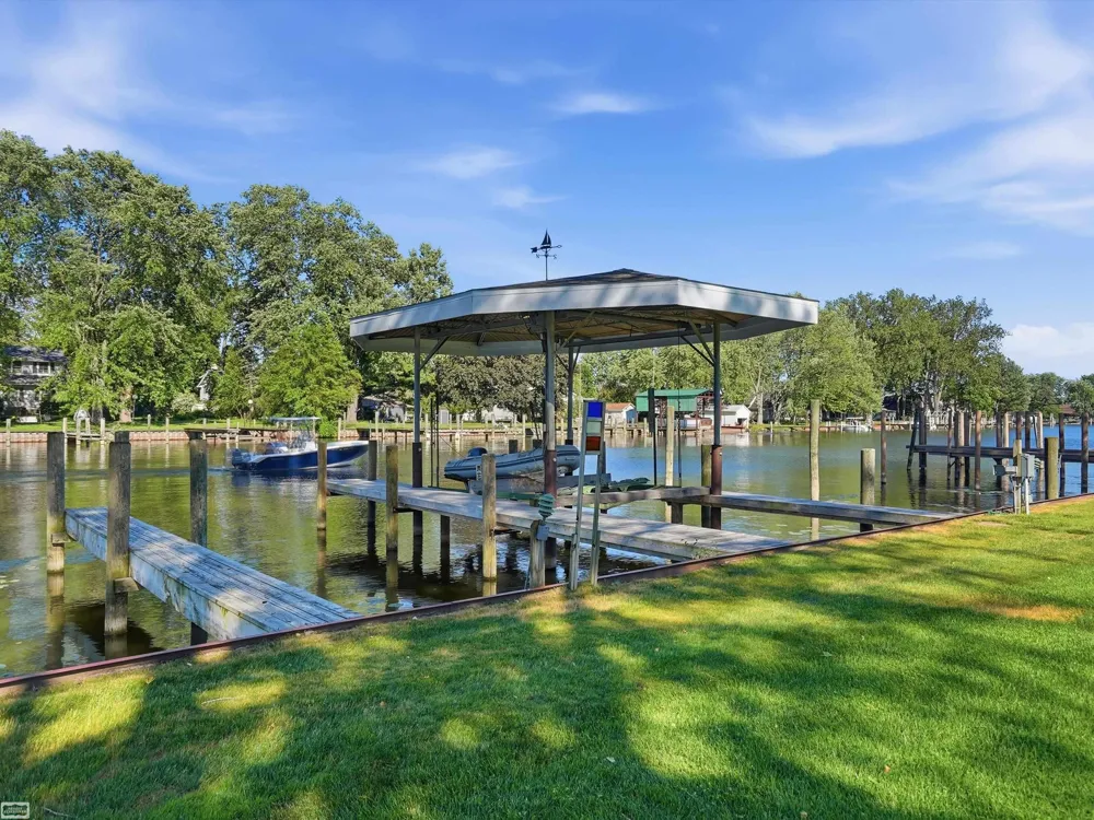 39734 Cove Street Harrison Charter Township, MI 48045