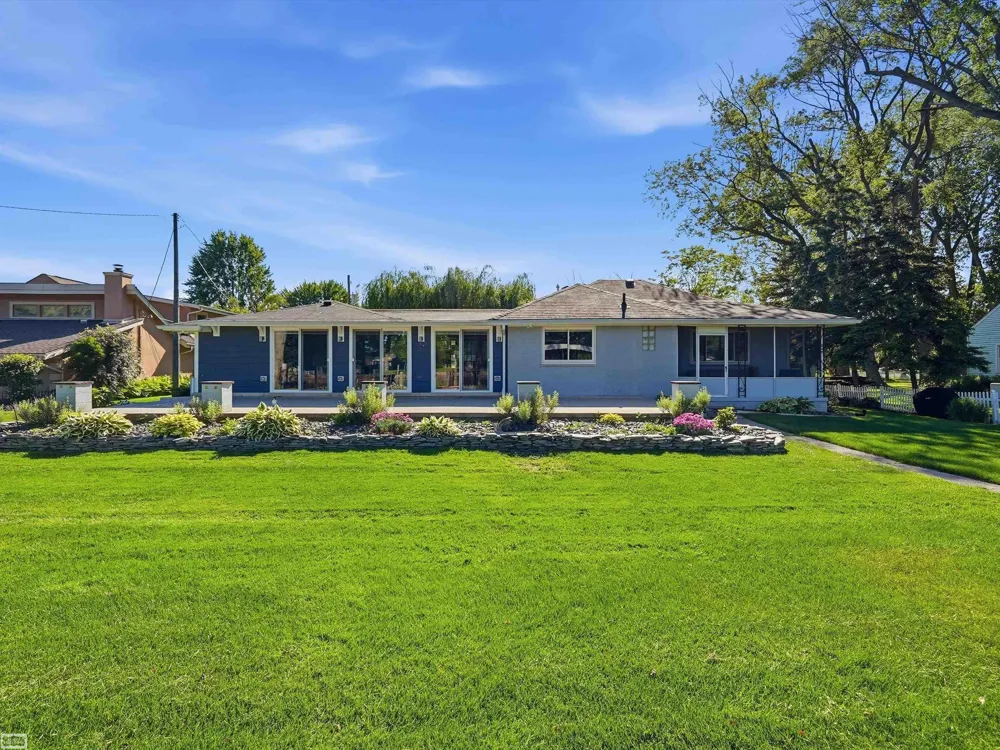 39734 Cove Street Harrison Charter Township, MI 48045