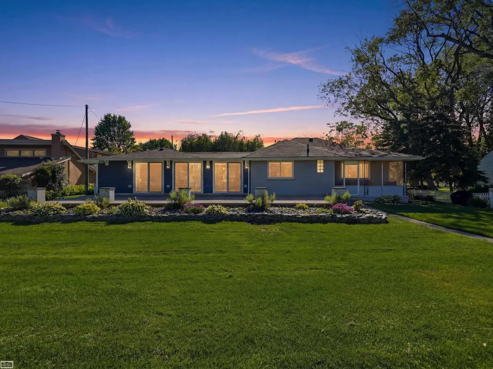 39734 Cove Street Harrison Charter Township, MI 48045