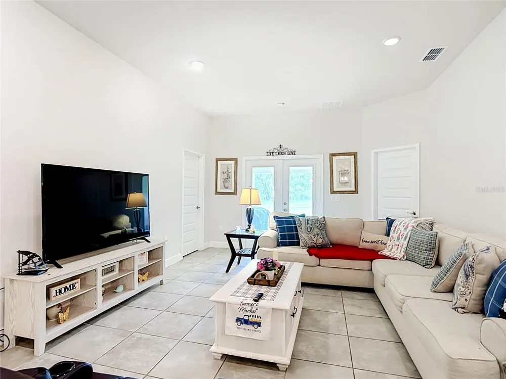 843 CHINOY ROAD Davenport, FL 33837