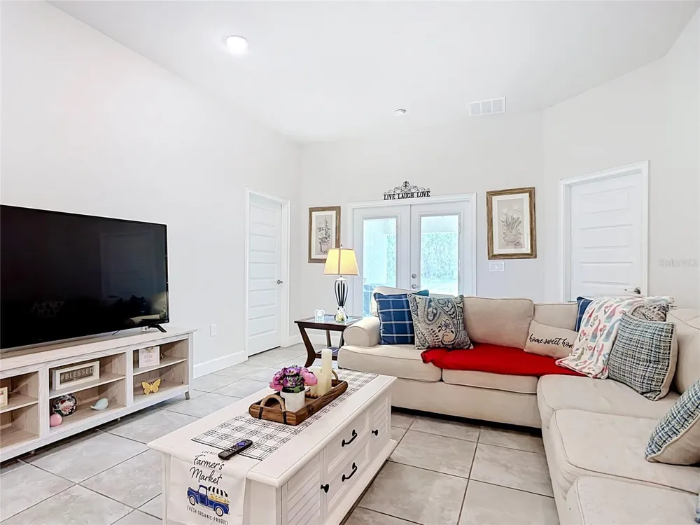 843 CHINOY ROAD Davenport, FL 33837