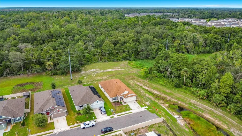 843 CHINOY ROAD Davenport, FL 33837