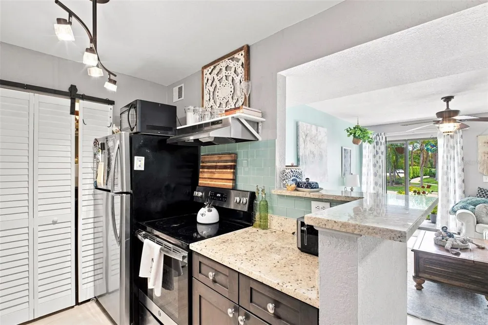 455 ALT 19 S #17 Palm Harbor, FL 34683