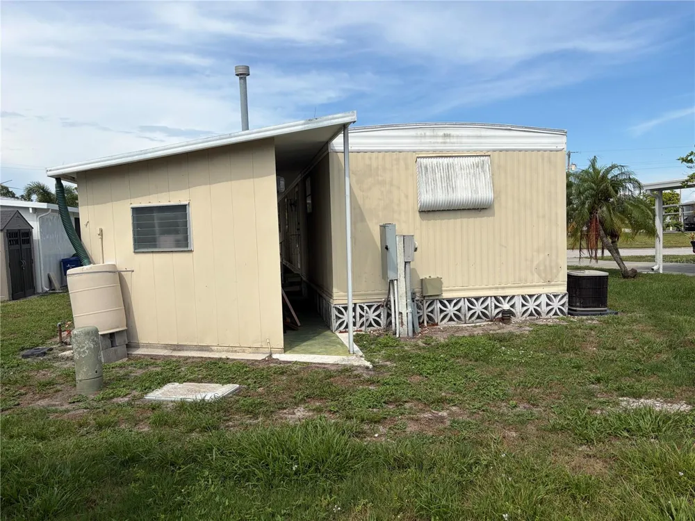 5317 OAKLAND HILLS AVENUE Sarasota, FL 34234
