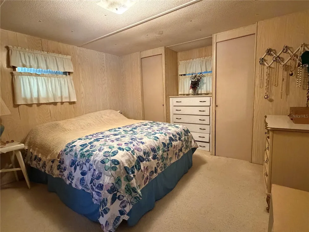 5317 OAKLAND HILLS AVENUE Sarasota, FL 34234