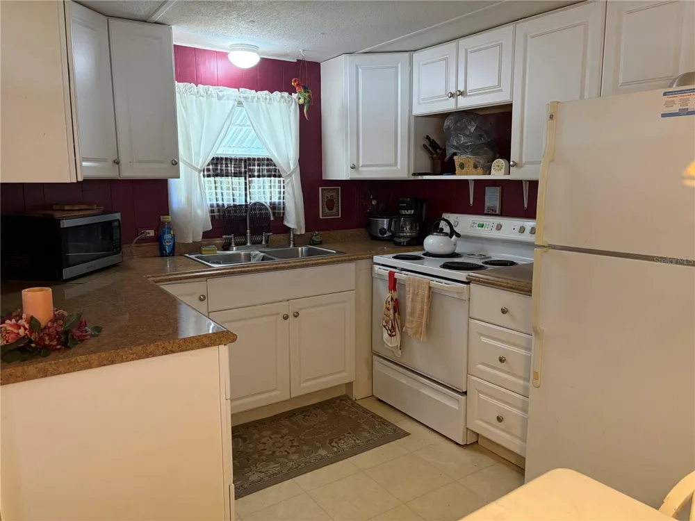 5317 OAKLAND HILLS AVENUE Sarasota, FL 34234