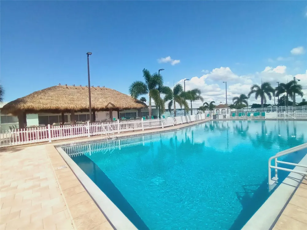 5317 OAKLAND HILLS AVENUE Sarasota, FL 34234
