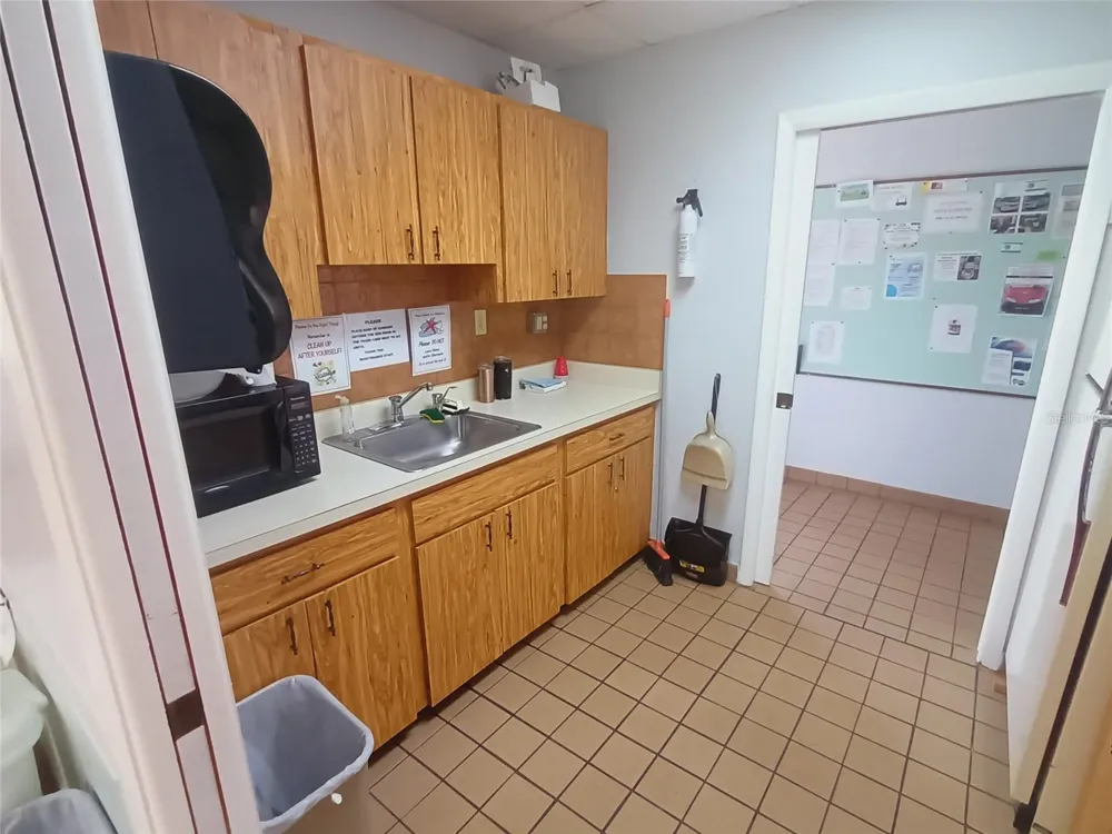 5317 OAKLAND HILLS AVENUE Sarasota, FL 34234