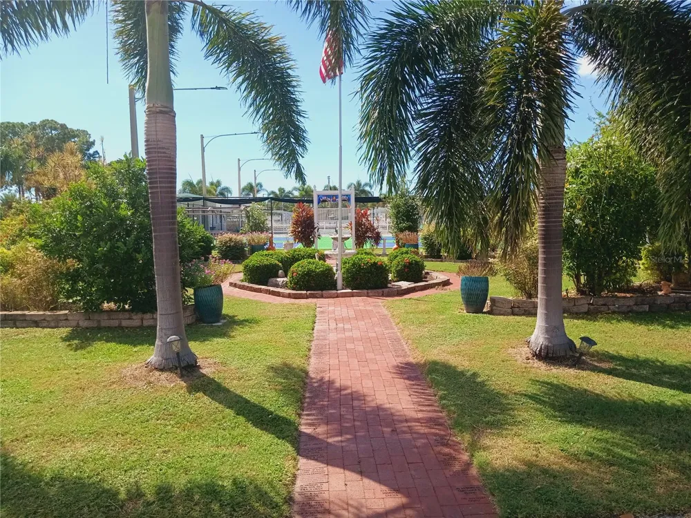 5317 OAKLAND HILLS AVENUE Sarasota, FL 34234