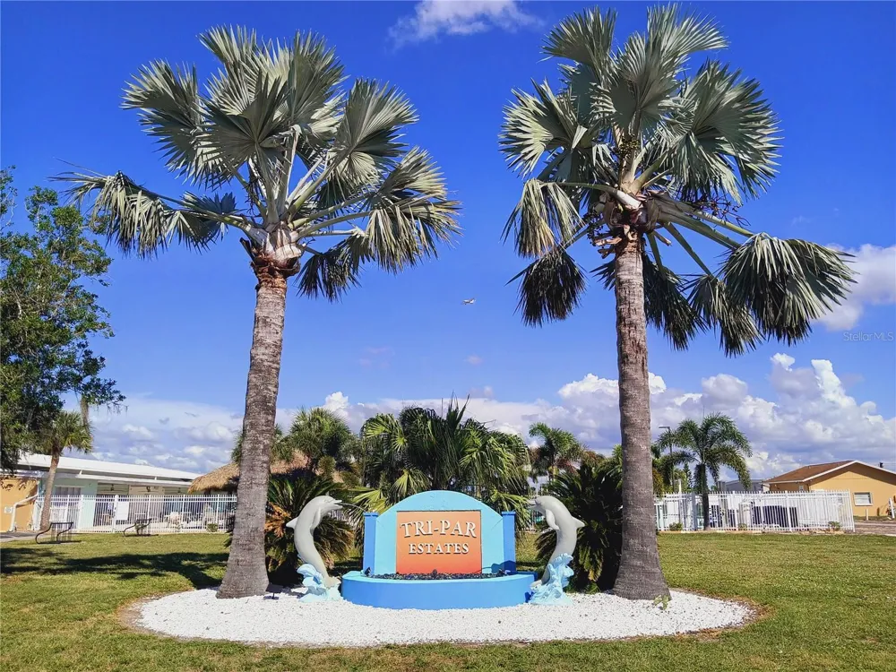 5317 OAKLAND HILLS AVENUE Sarasota, FL 34234