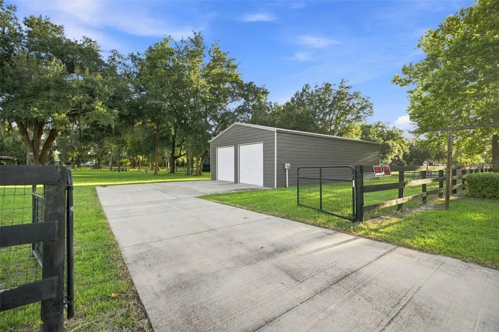 1050 NE 165TH STREET Citra, FL 32113