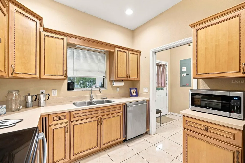 1050 NE 165TH STREET Citra, FL 32113