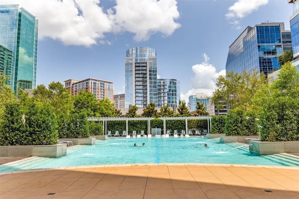 2900 Mckinnon Street #403 Dallas, TX 75201