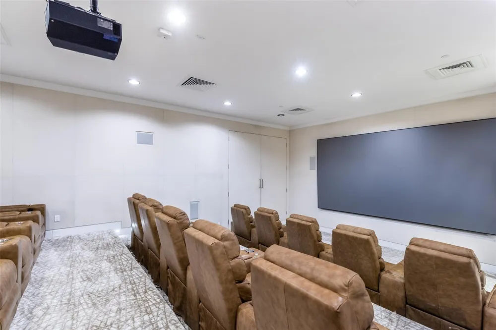 2900 Mckinnon Street #403 Dallas, TX 75201