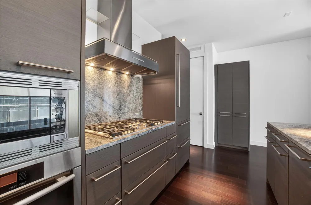 2900 Mckinnon Street #403 Dallas, TX 75201
