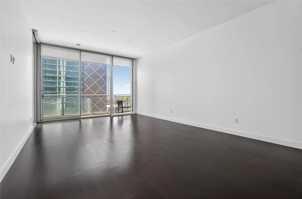 2900 Mckinnon Street #403 Dallas, TX 75201