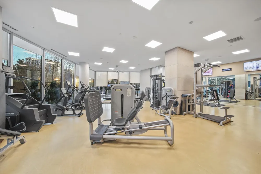 2900 Mckinnon Street #403 Dallas, TX 75201