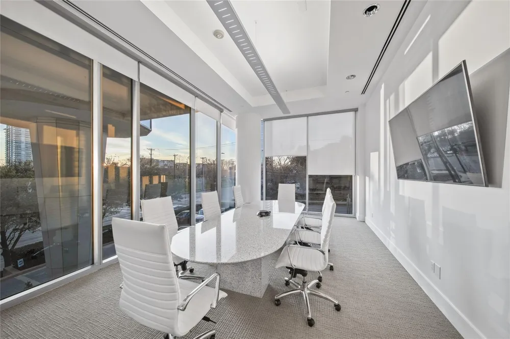 2900 Mckinnon Street #403 Dallas, TX 75201