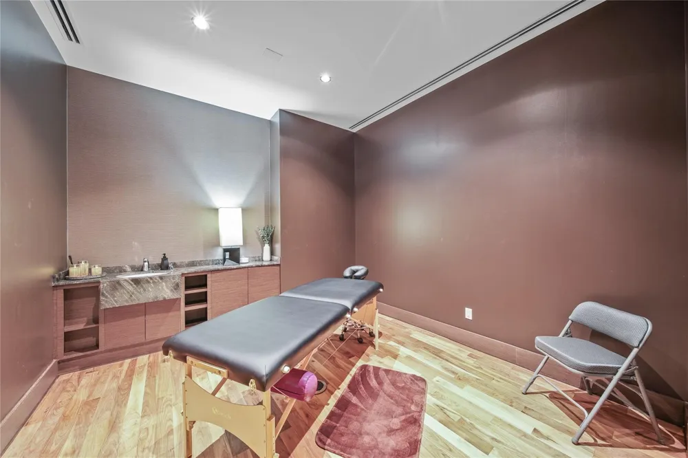 2900 Mckinnon Street #403 Dallas, TX 75201