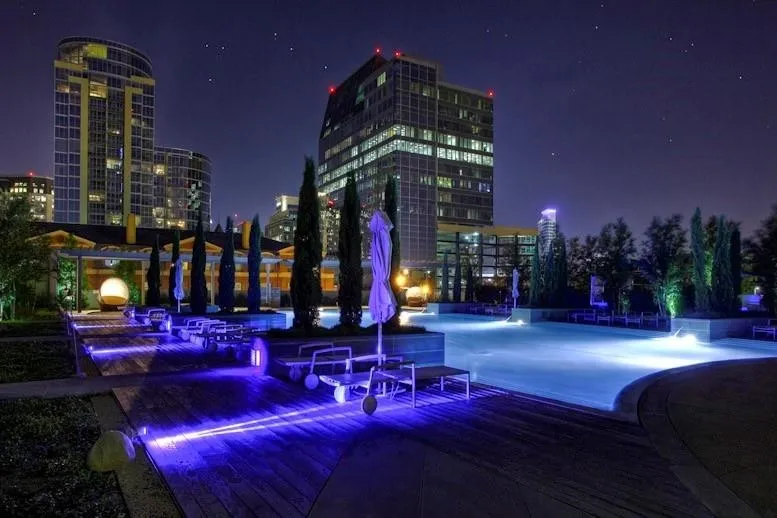 2900 Mckinnon Street #403 Dallas, TX 75201