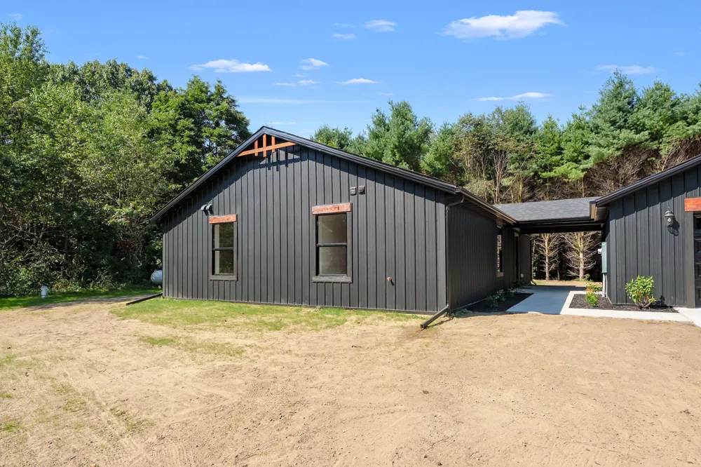 57160 Highfield Road Three Rivers, MI 49093