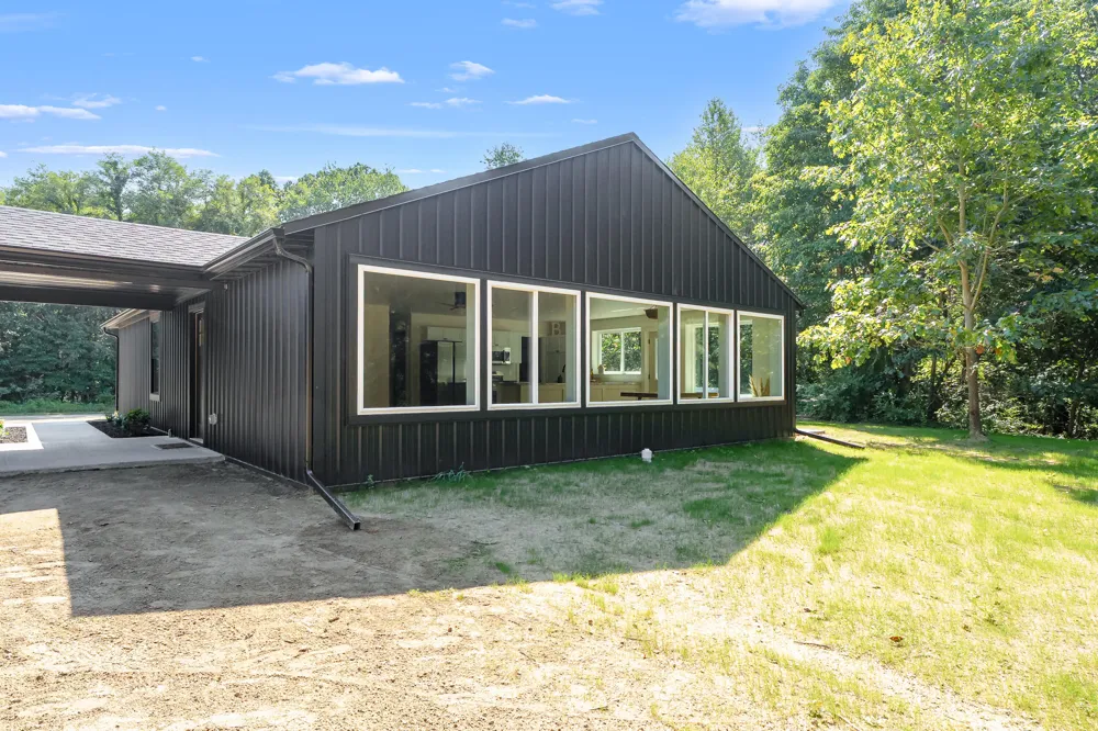 57160 Highfield Road Three Rivers, MI 49093
