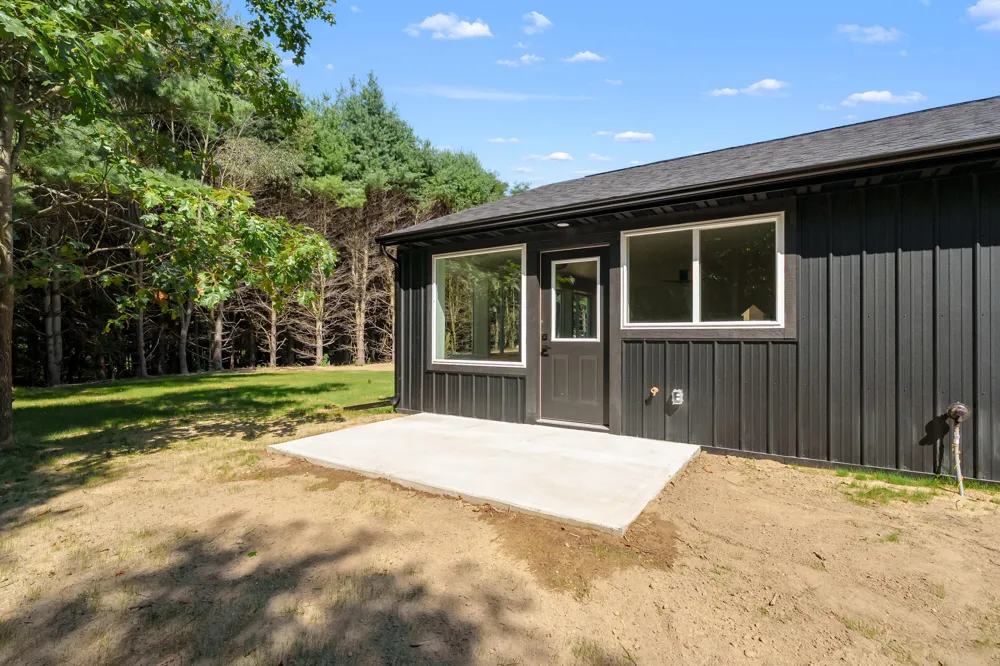 57160 Highfield Road Three Rivers, MI 49093