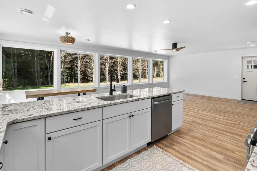 57160 Highfield Road Three Rivers, MI 49093