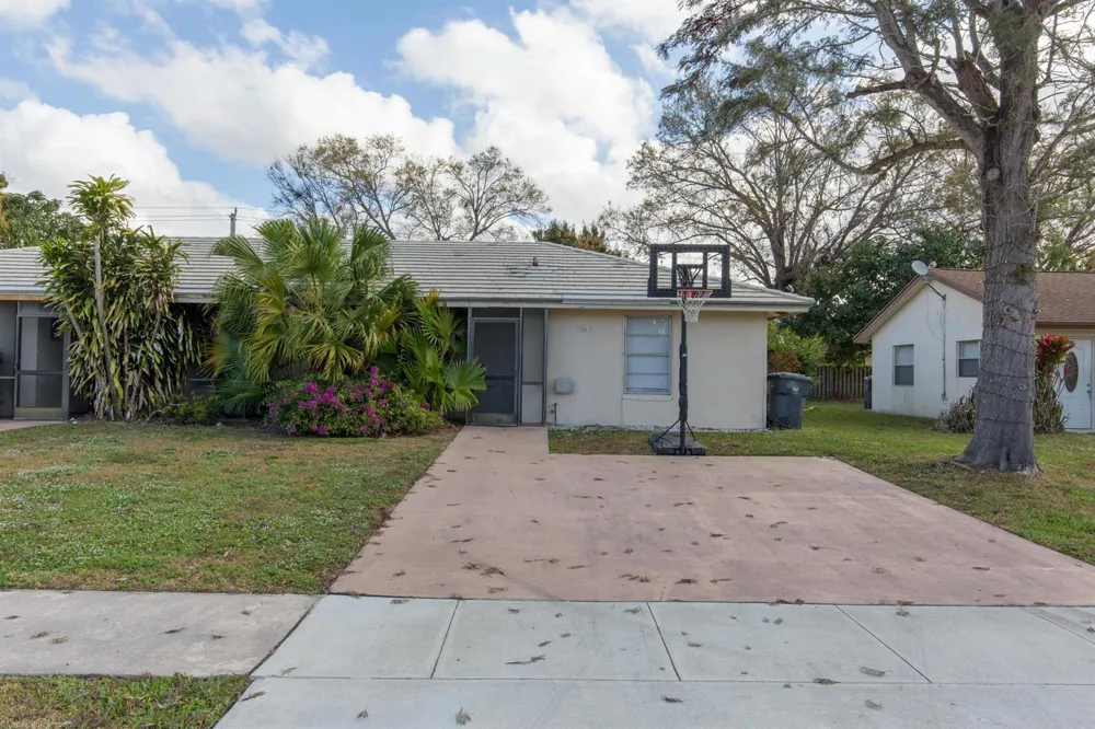 1348 Riverside Circle Wellington, FL 33414