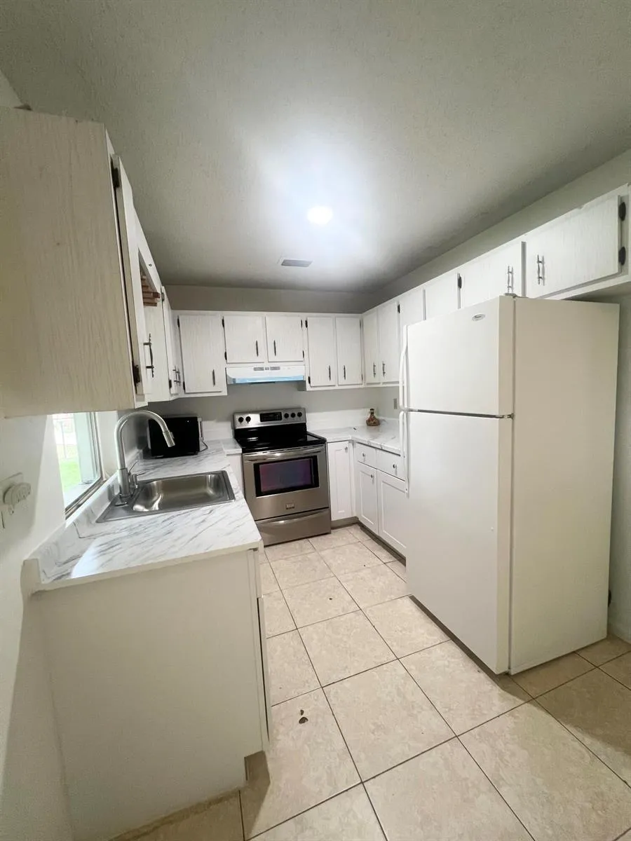 1348 Riverside Circle Wellington, FL 33414