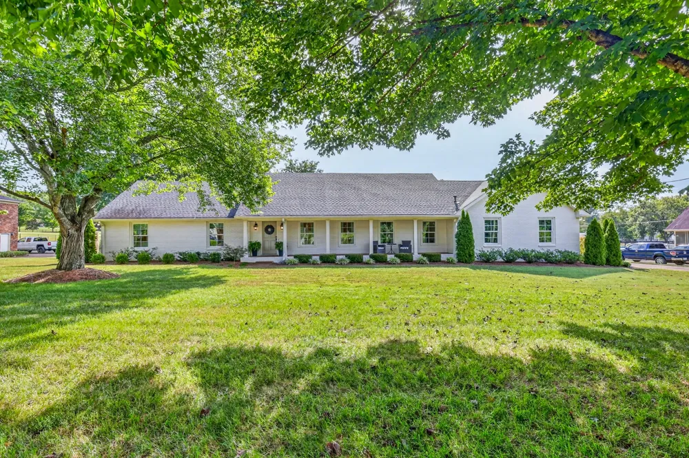 1305 Chickasaw Dr Brentwood, TN 37027