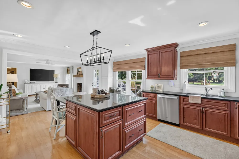 1305 Chickasaw Dr Brentwood, TN 37027