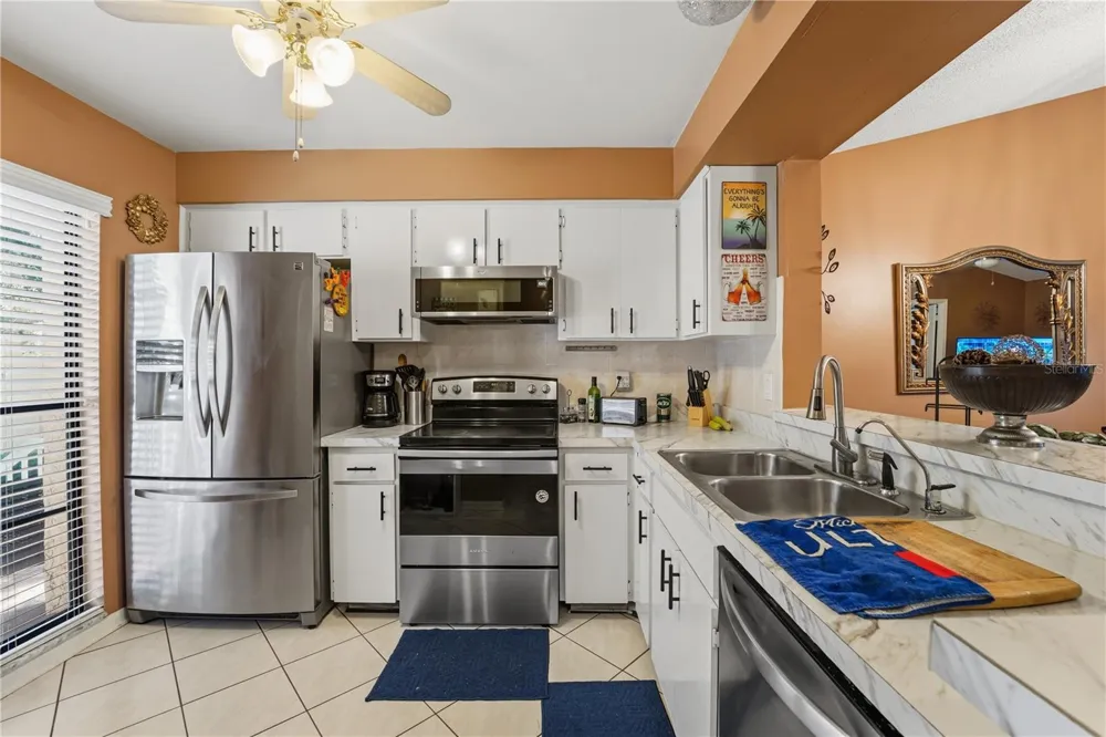 317 KNOTTWOOD COURT #317 Sun City Center, FL 33573