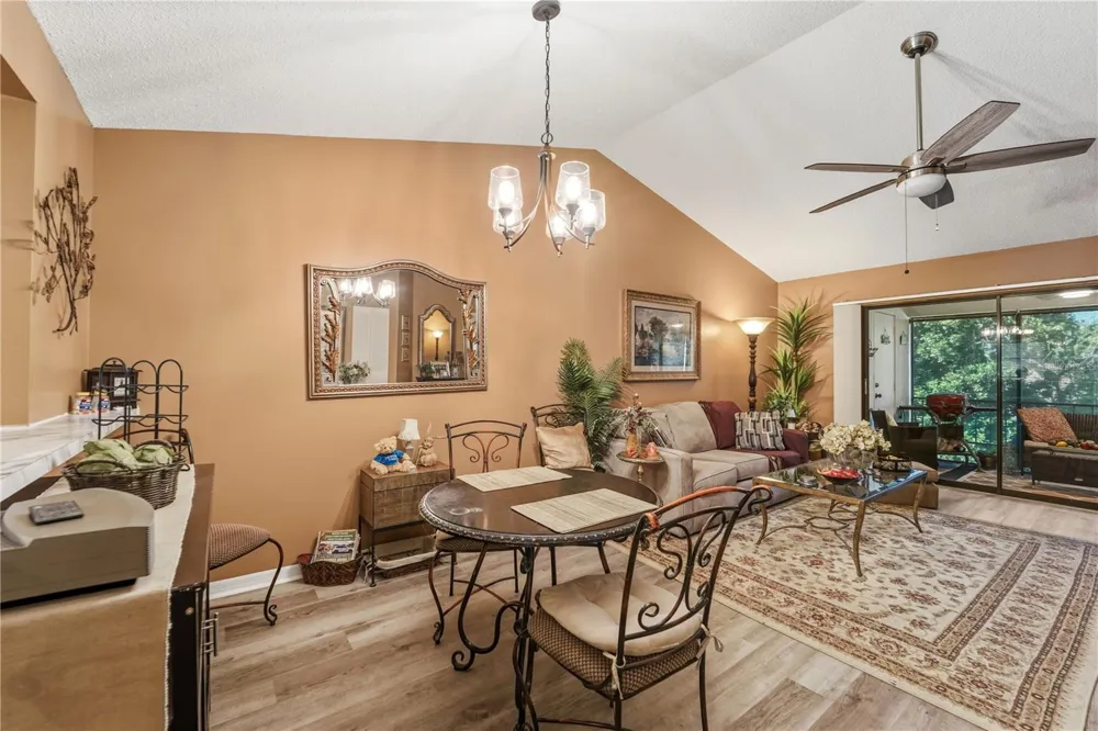 317 KNOTTWOOD COURT #317 Sun City Center, FL 33573