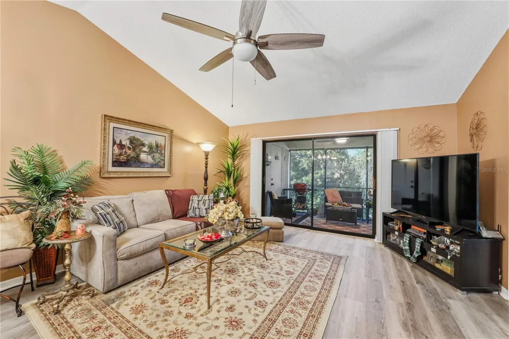 317 KNOTTWOOD COURT #317 Sun City Center, FL 33573
