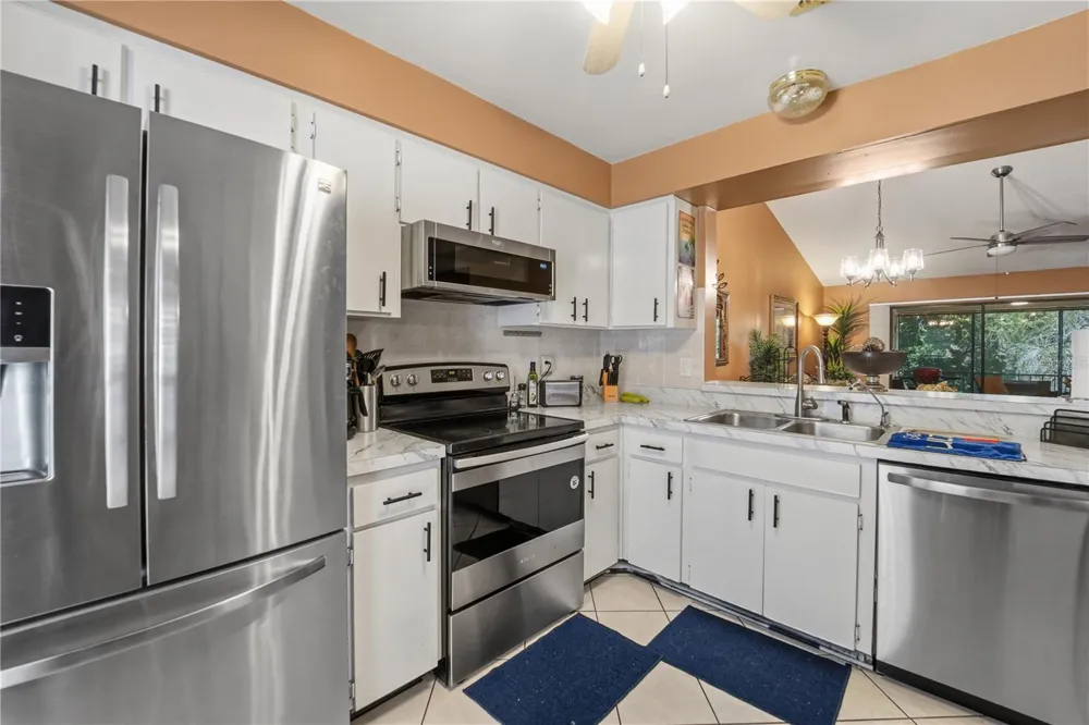 317 KNOTTWOOD COURT #317 Sun City Center, FL 33573