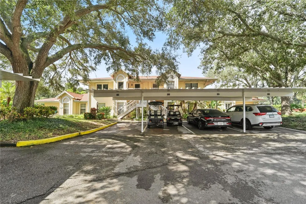 317 KNOTTWOOD COURT #317 Sun City Center, FL 33573