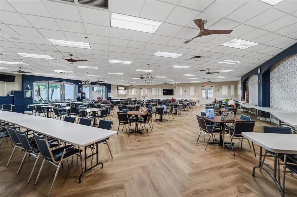 317 KNOTTWOOD COURT #317 Sun City Center, FL 33573