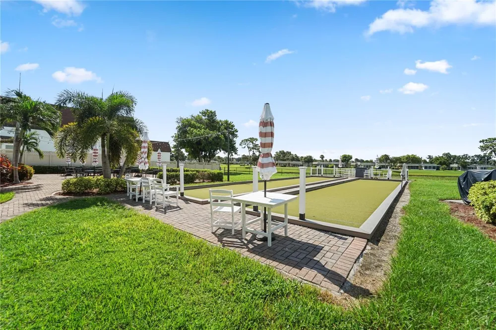 317 KNOTTWOOD COURT #317 Sun City Center, FL 33573