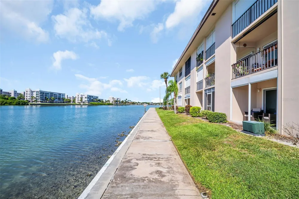7930 SUN ISLAND DRIVE S #104 South Pasadena, FL 33707