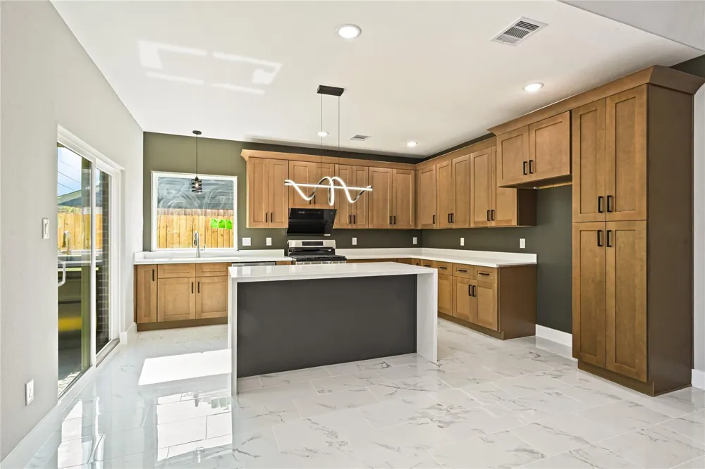 7607 Woodsman Trail Houston, TX 77040