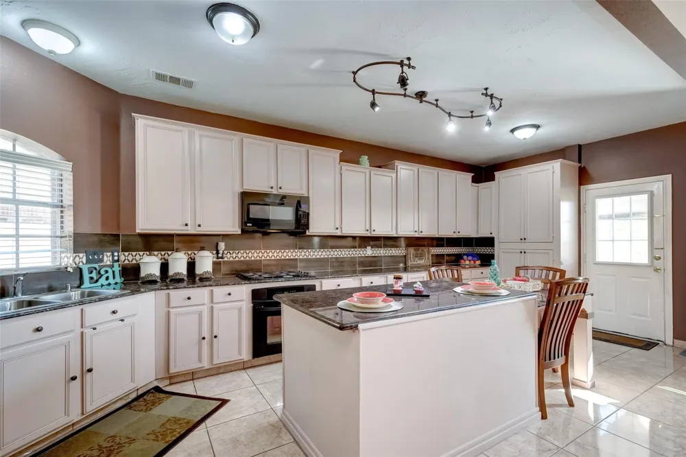 731 Annies Way Sugar Land, TX 77479
