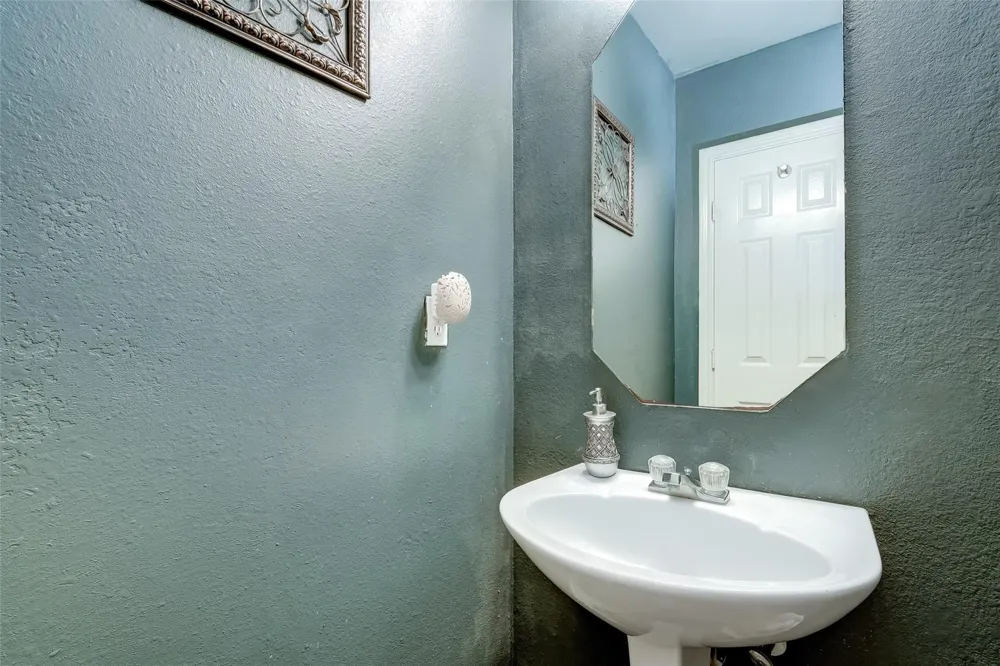 731 Annies Way Sugar Land, TX 77479