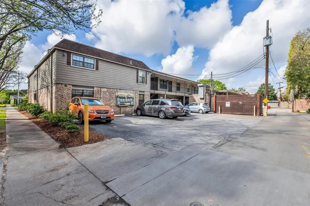 606 Marshall Street #B6 Houston, TX 77006