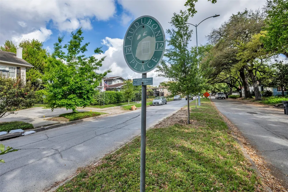 606 Marshall Street #B6 Houston, TX 77006