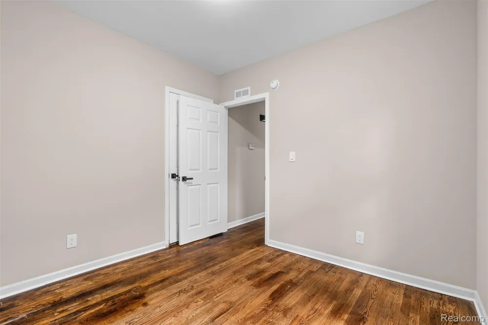 637 Manistique Street Detroit City, MI 48215
